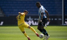 开云在线赛事平台-卡利亚里门将出击误判，导致失球败局