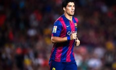 开云官网-那不勒斯新王登基，蓝军蓝白命运交错，克瓦拉茨赫利亚爆发与阿根廷斩落切尔西的双重奏