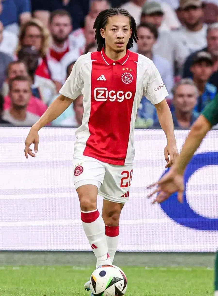 关于阿贾克斯主力前锋传言加盟意甲劲旅的信息