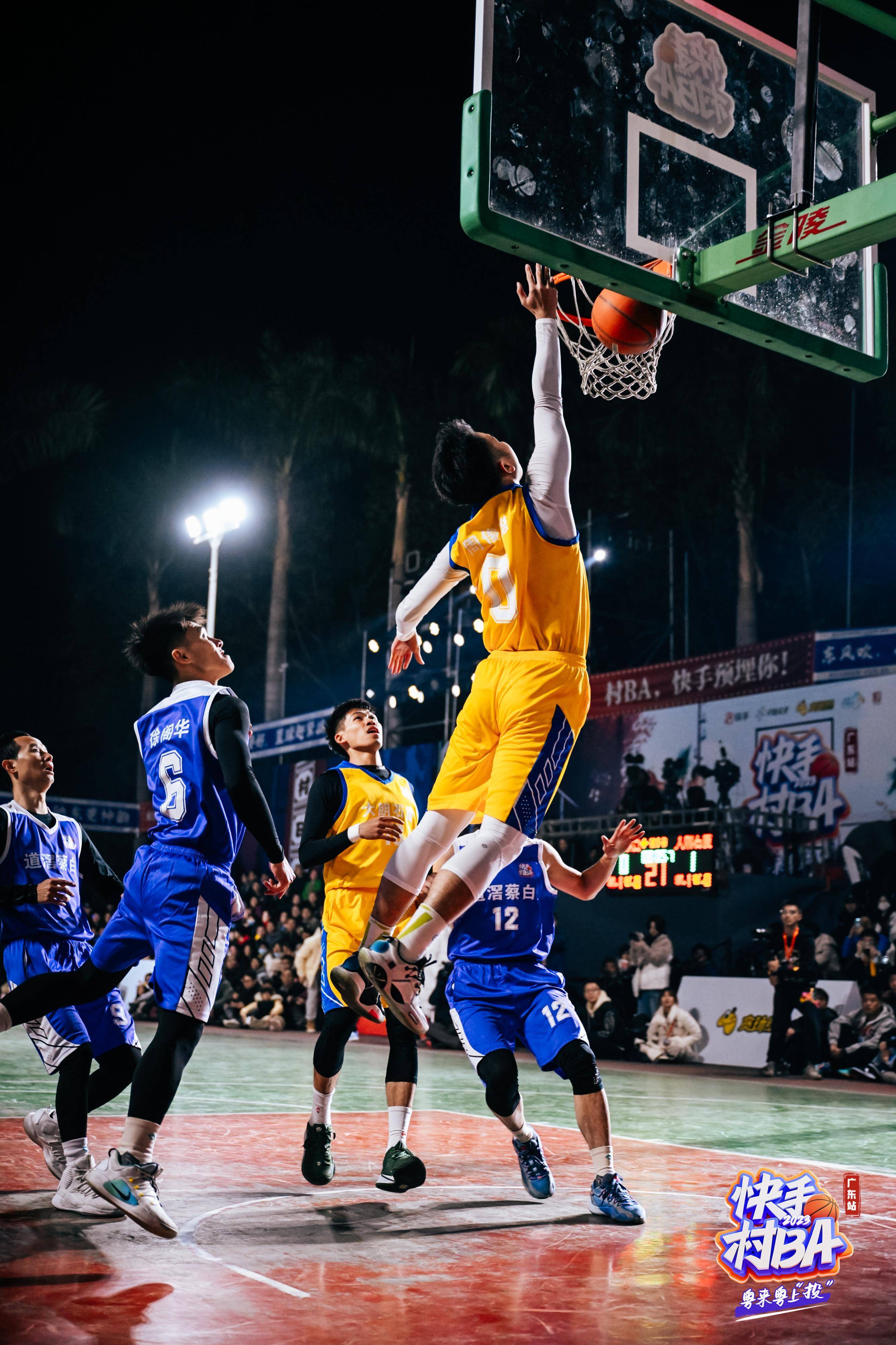 篮球气氛浓重,球迷激情洋溢,现场火爆热烈的简单介绍 篮球气氛浓重,球迷激情洋溢,现场火爆热烈的简单介绍
