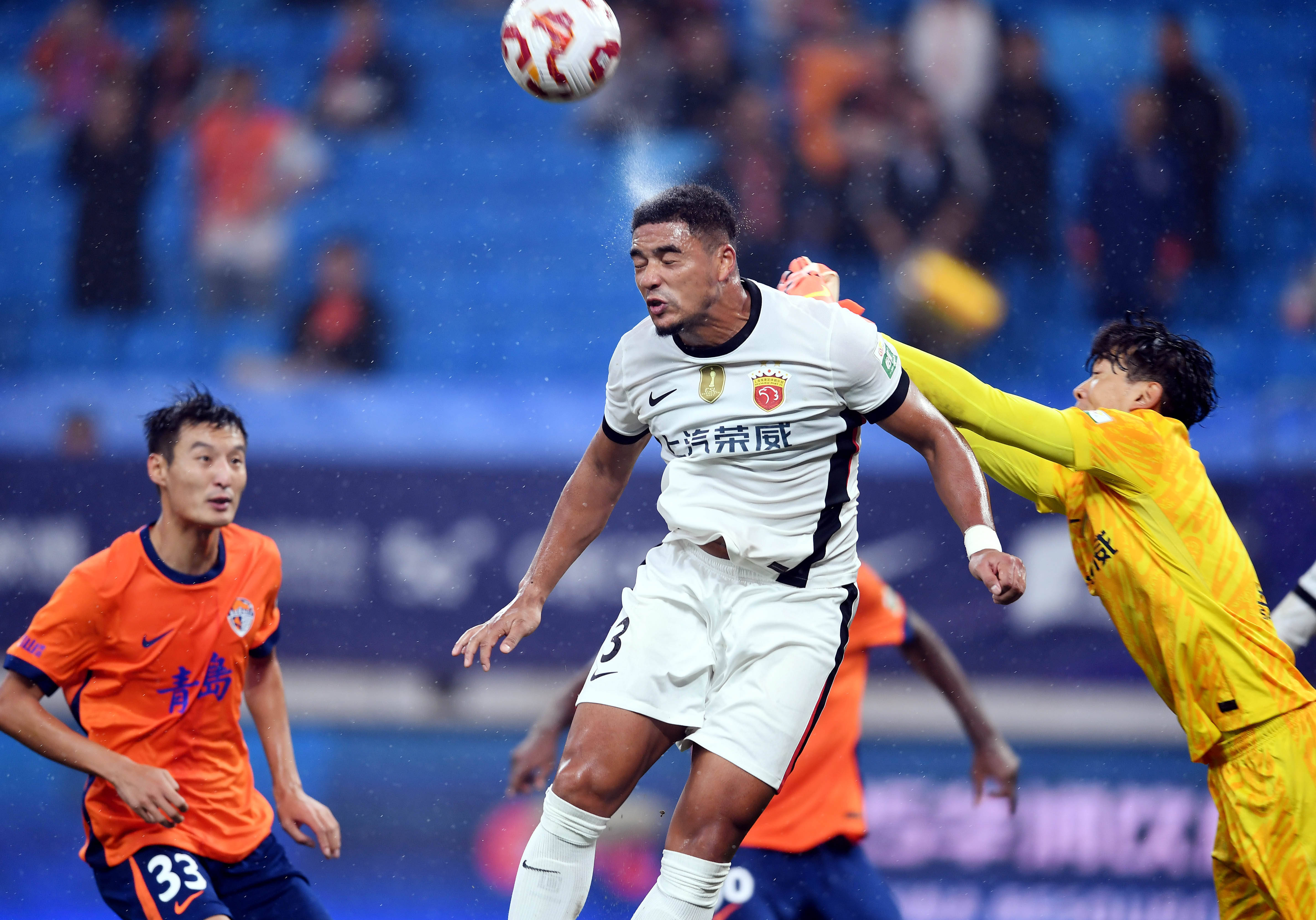 关于空中争顶能力出色，头球威胁的信息