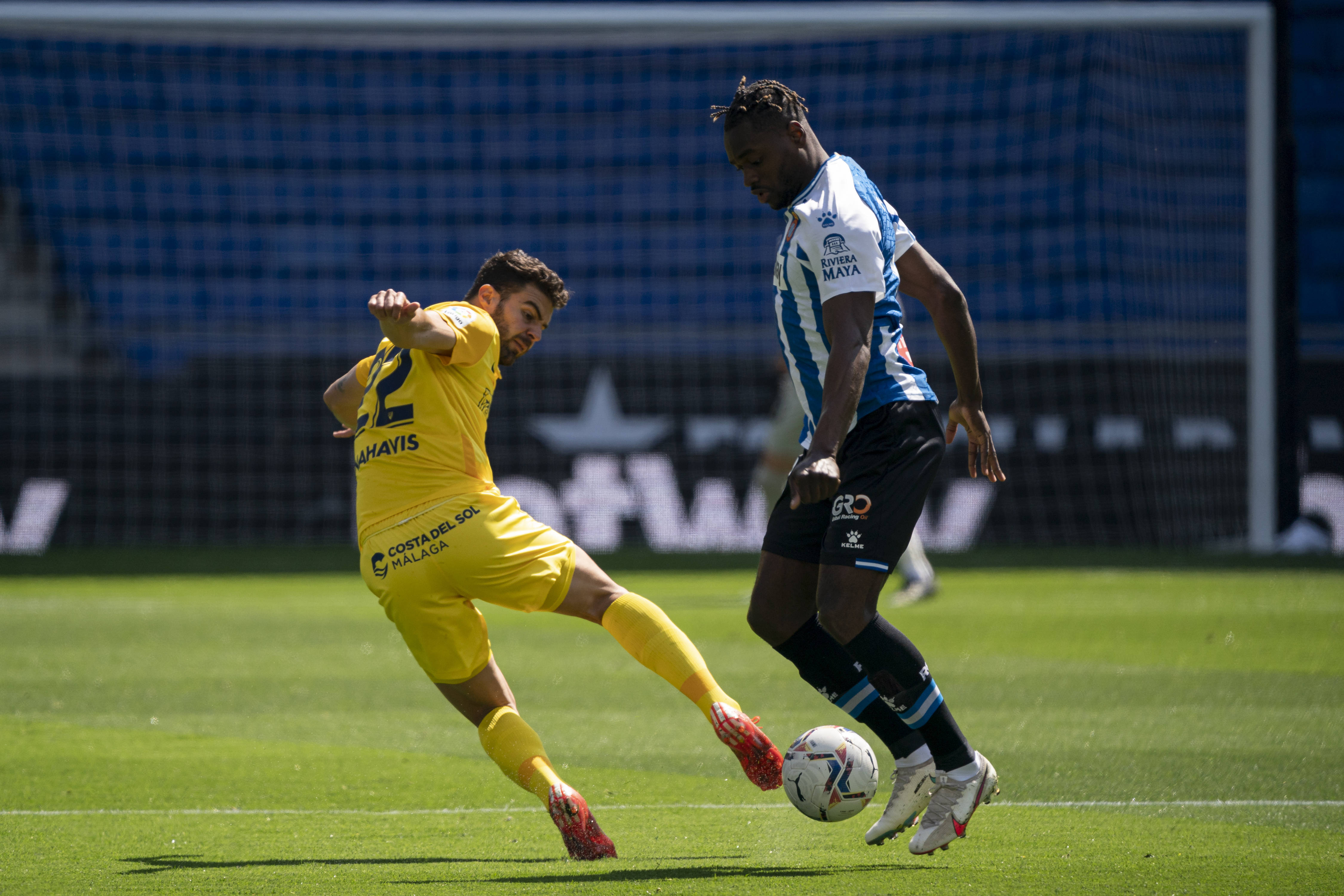 卡利亚里门将出击误判，导致失球败局