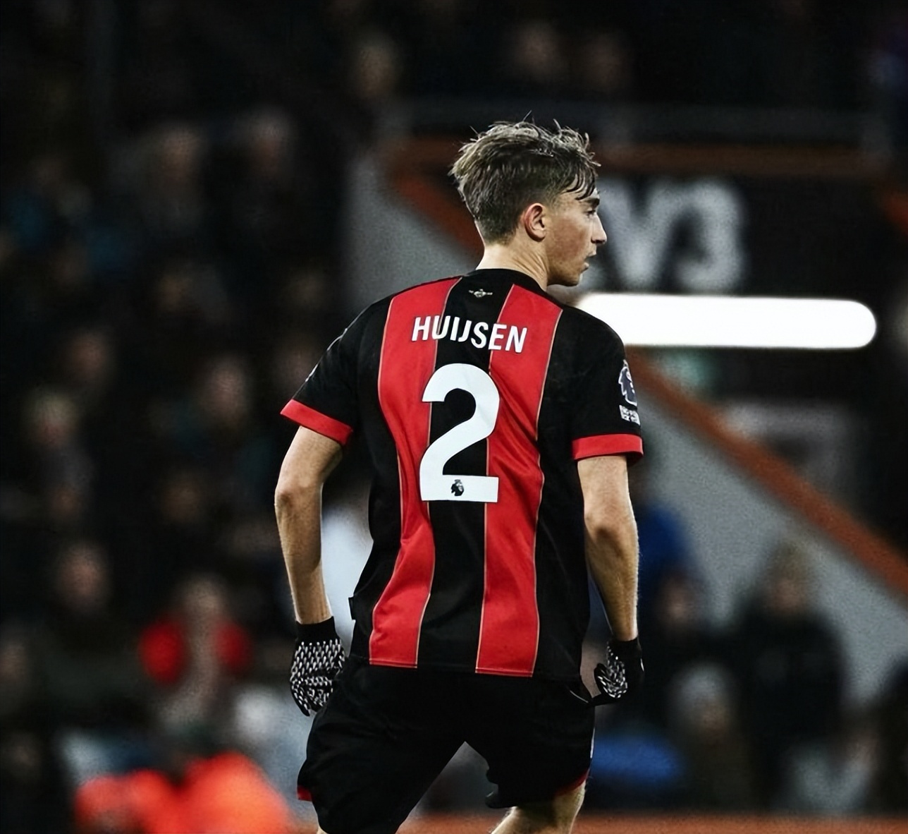 包含伯恩茅斯客场轻取阿森纳，实力傲然一方的词条