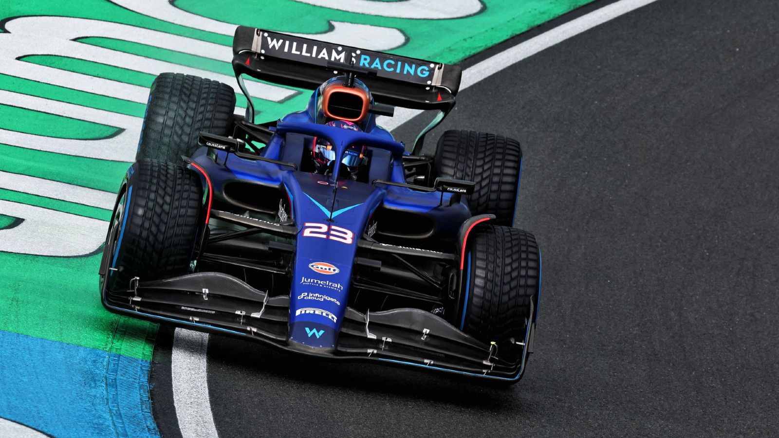 关于威廉姆斯逆转迈凯伦，拉塞尔点燃赛场的信息