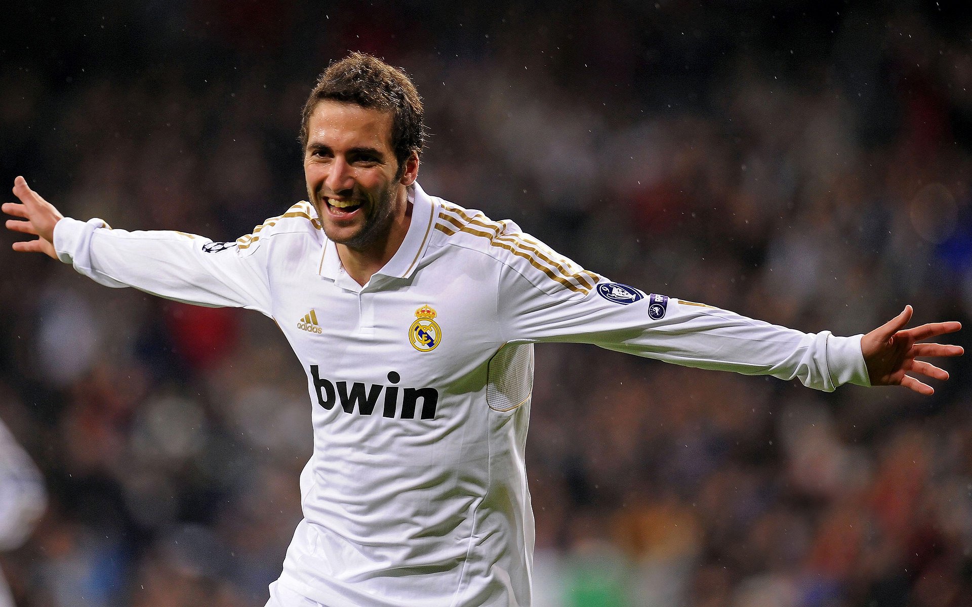 西甲国家德比焦点战,巴拉圭轻取哥伦比亚